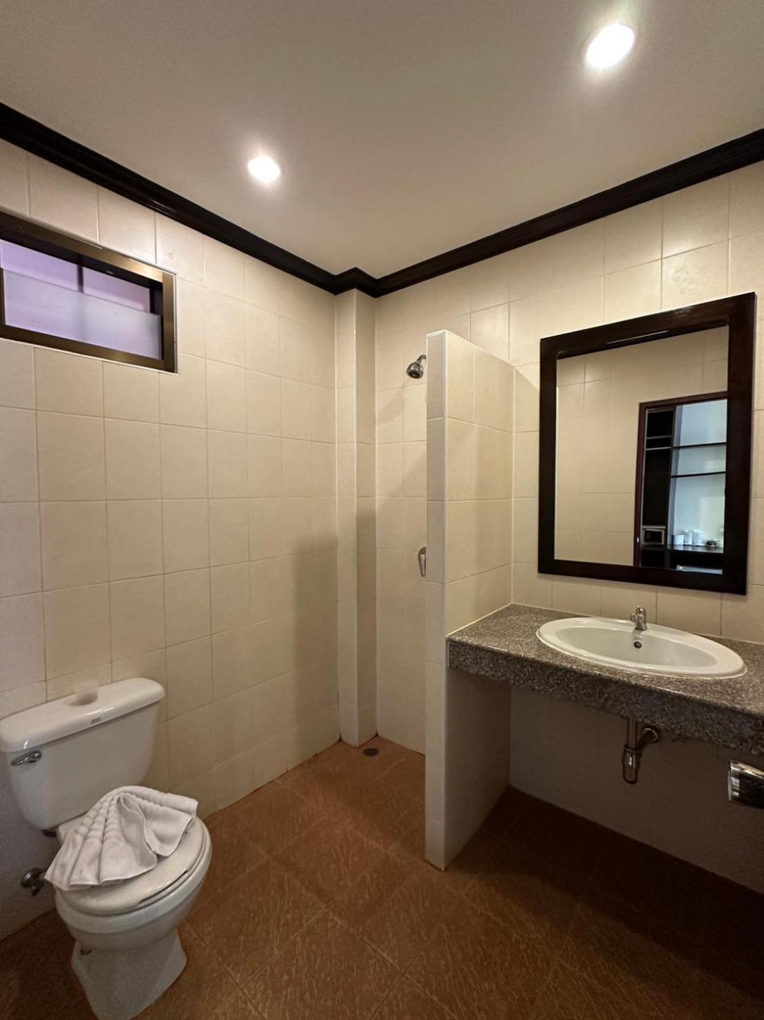Hotel Baan Kingkeaw Thamdee Patong Exterior foto